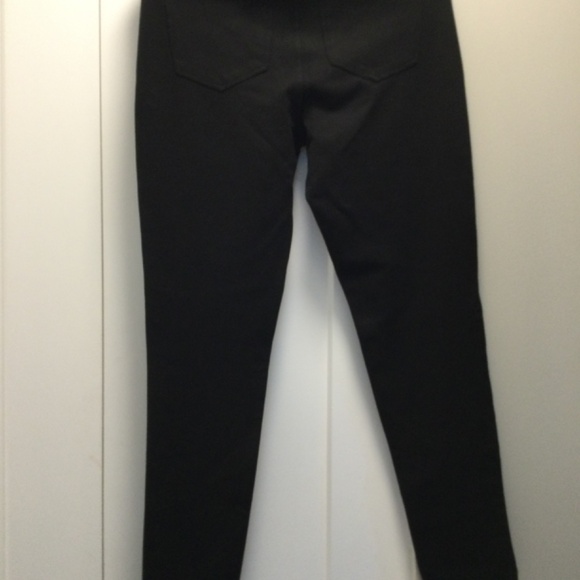 Like New Condition Black Skinny Jeans - Picture 3 of 7
